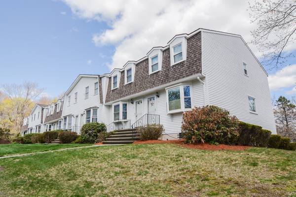 100 E 6th St #6, Dracut, MA 01826