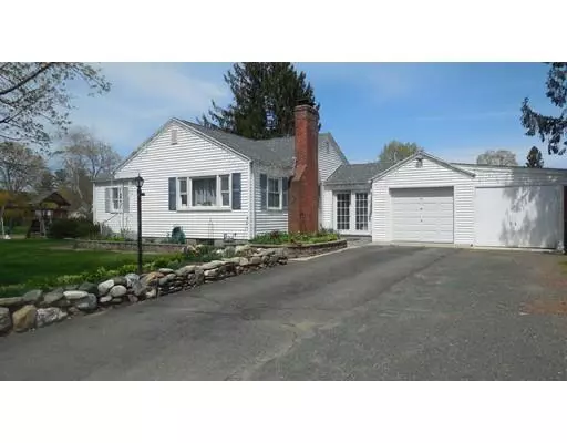 47 Governor Dr, Westfield, MA 01085