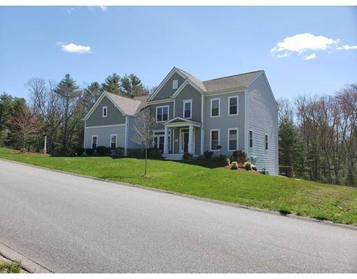 32 Farrington Ave, Wrentham, MA 02093