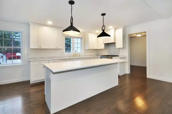 Acton, MA 01720,32 Elm Street