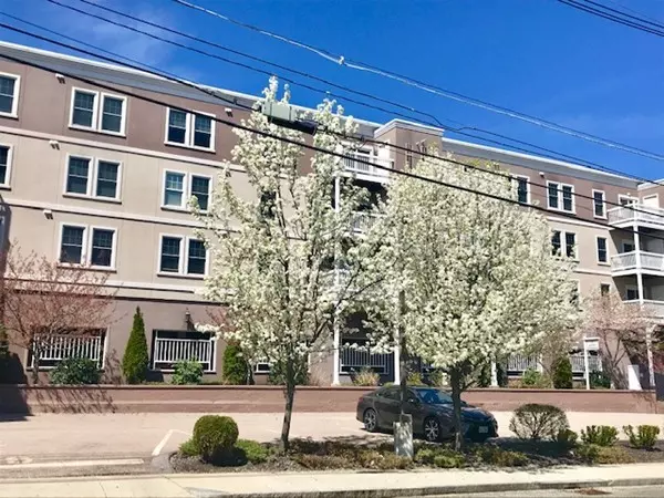 414 Mount Hope St #207, North Attleboro, MA 02760