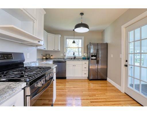 15 Bellevue Ave, Longmeadow, MA 01106