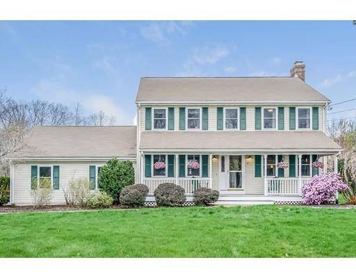 1 Galway Dr, North Attleboro, MA 02760