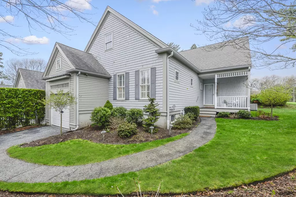 Bourne, MA 02532,3 Laurel Hill Ct #3