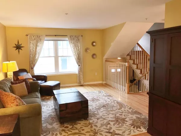 Danvers, MA 01923,35 Collins St #12