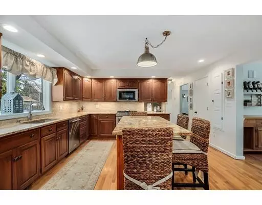 Danvers, MA 01923,7 Oakland Road
