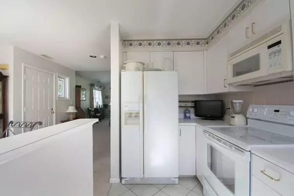 Fall River, MA 02720,1810 Highland Ave #1C