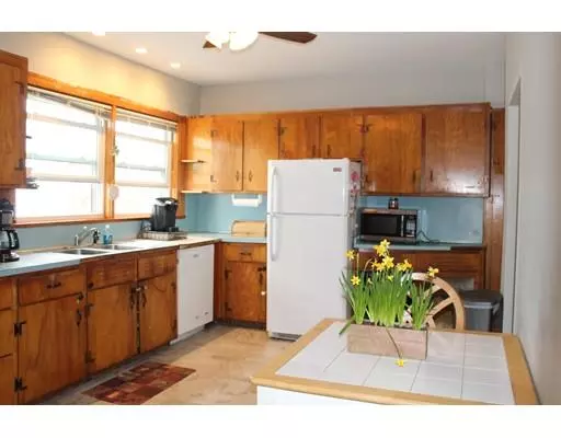 Everett, MA 02149,22 Fairlawn St