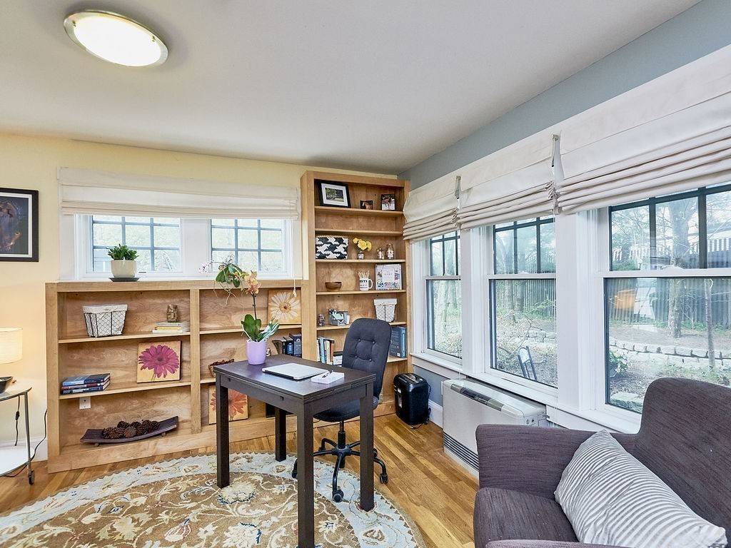 Somerville, MA 02143,411 Norfolk St #1F