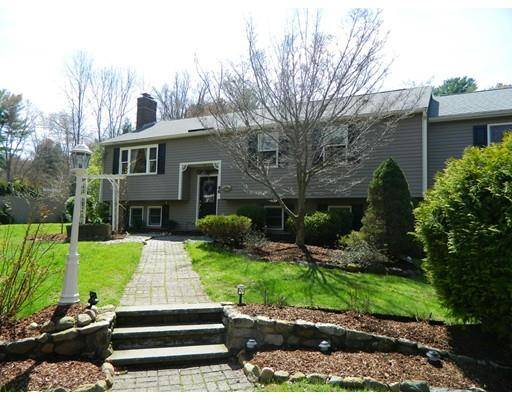 46 Mowry St, Mendon, MA 01756