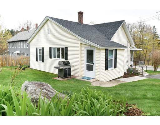 17 Quinapoxet Street, Holden, MA 01522