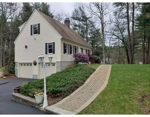 55 S Spencer Rd, Spencer, MA 01562