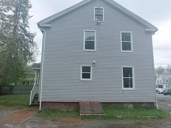 Westfield, MA 01085,181 Main