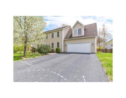 7 Greenacre Ln, East Longmeadow, MA 01028