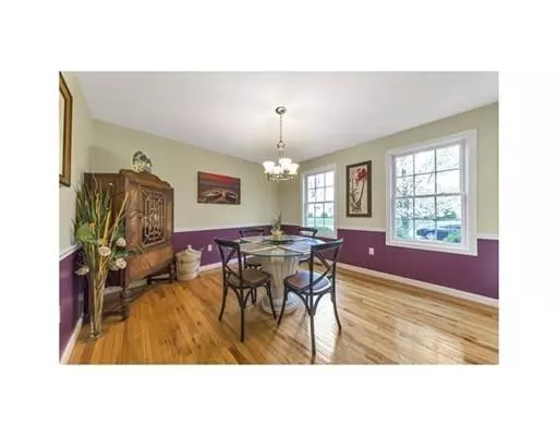 East Longmeadow, MA 01028,7 Greenacre Ln