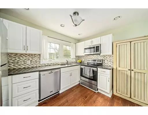 Hanover, MA 02339,17 Clapp Rd