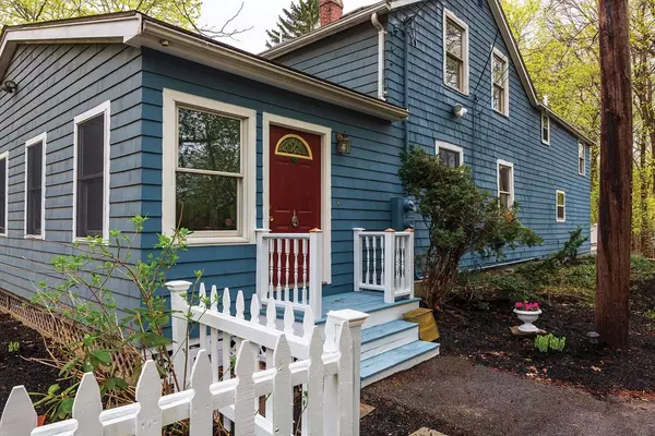 32-34 Hurley Pl, Newton, MA 02459
