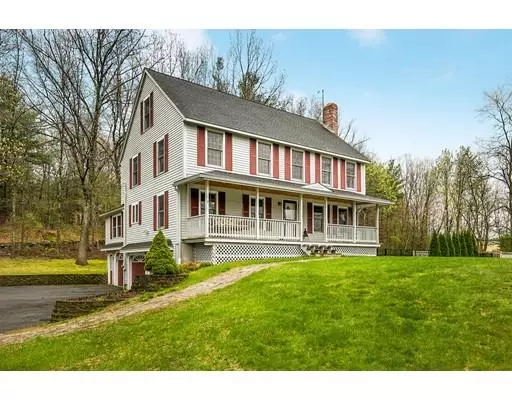 114 Farwell Rd, Tyngsborough, MA 01879