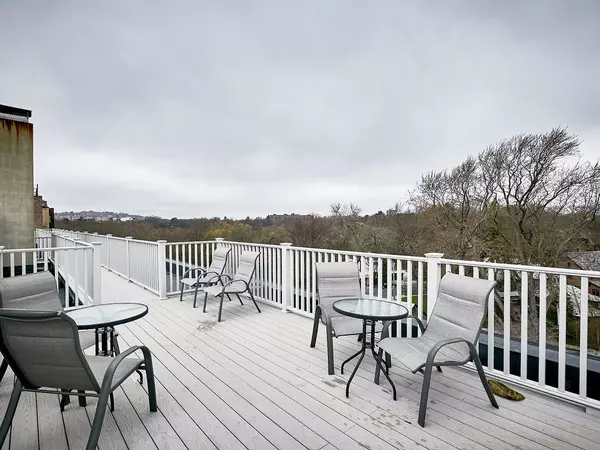 Brookline, MA 02446,1060 Beacon St #A