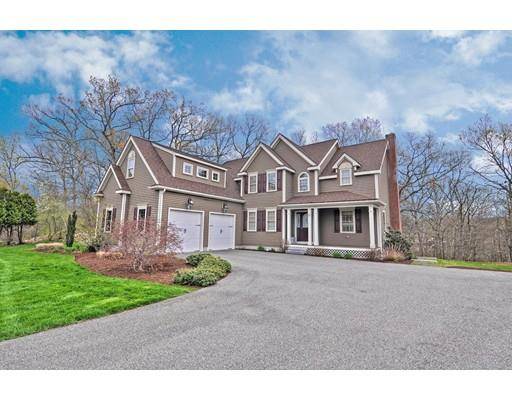 31 Lowe Meadow Ln, North Attleboro, MA 02760