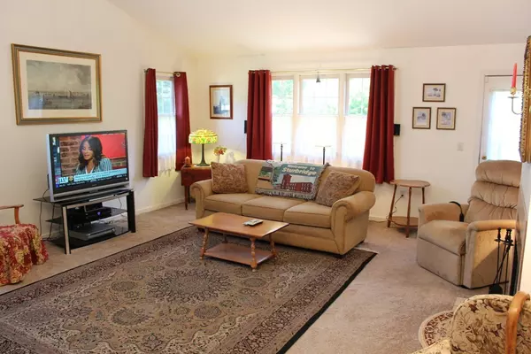 Sturbridge, MA 01566,61 Steeple View #61