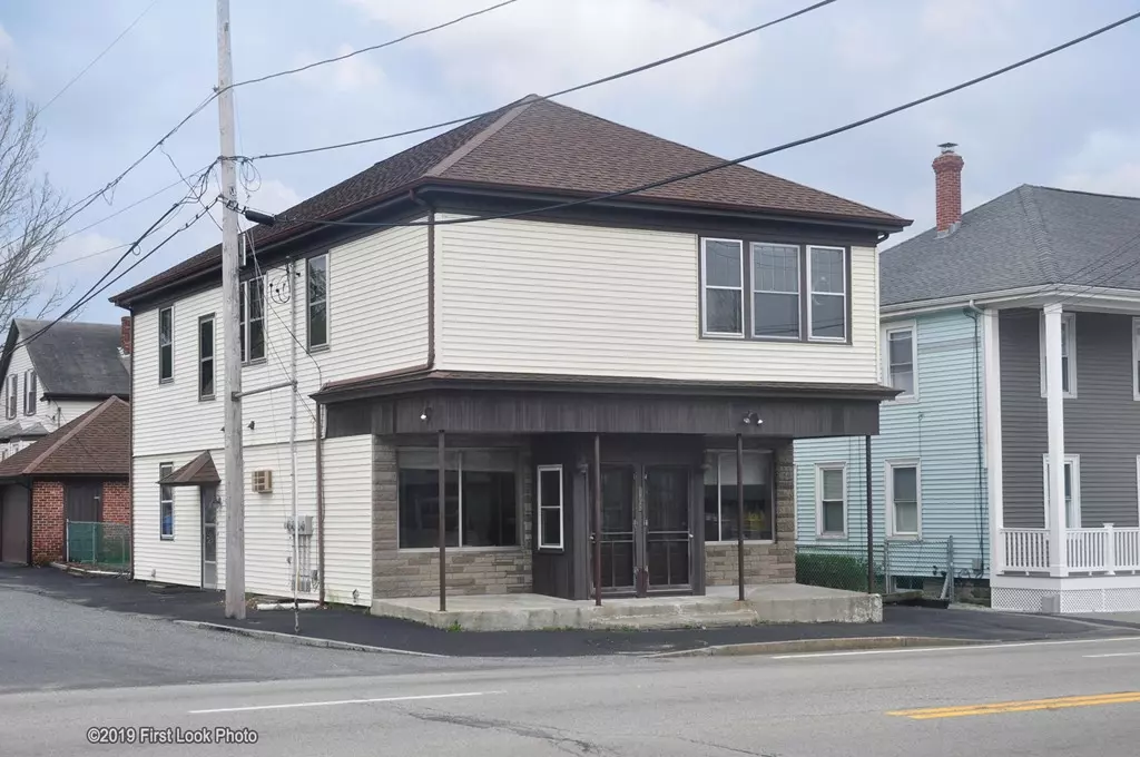 Seekonk, MA 02771,107 Taunton Ave