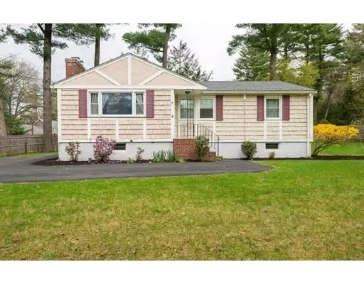 4 Mirabeau Lane, Lynnfield, MA 01940