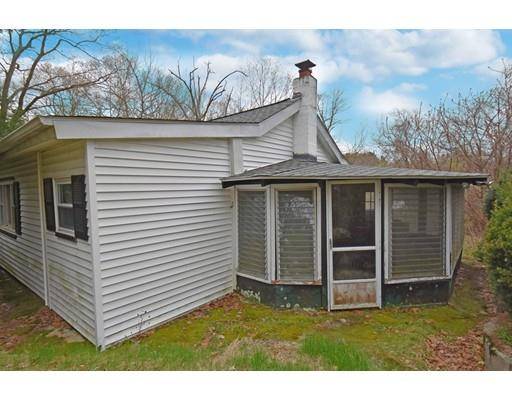 1 W Point Road, Webster, MA 01570