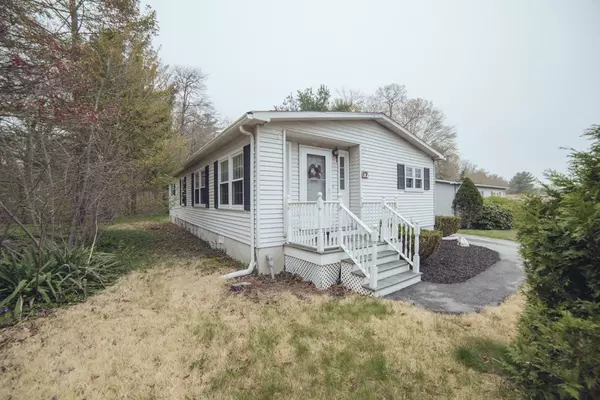 17 Canterbury Lane, Rockland, MA 02370