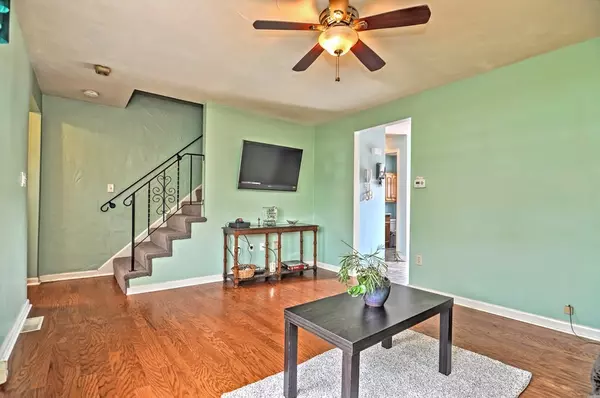 Plainville, MA 02762,164 E Bacon St #3