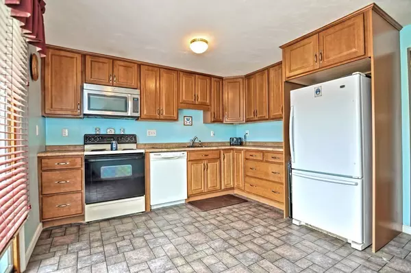 Plainville, MA 02762,164 E Bacon St #3