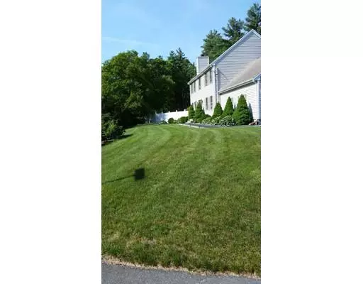 Taunton, MA 02718,31 Hyacinth Ln