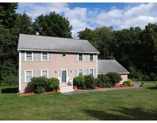 3 Judith E Ln, Methuen, MA 01844