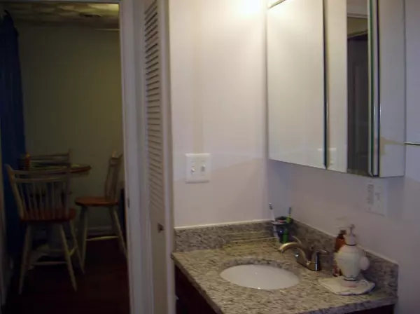 Boston, MA 02113,15-19 Bartlett Place