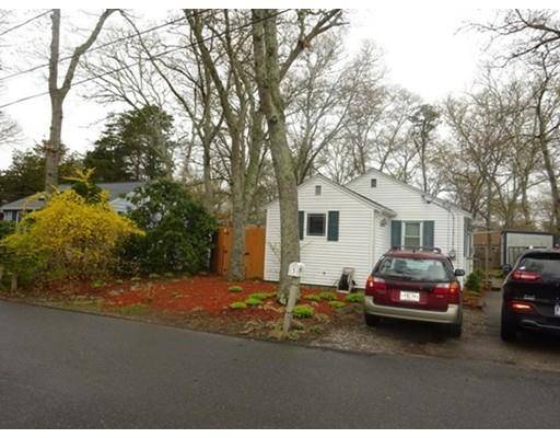 5 Aztec Dr, Wareham, MA 02532