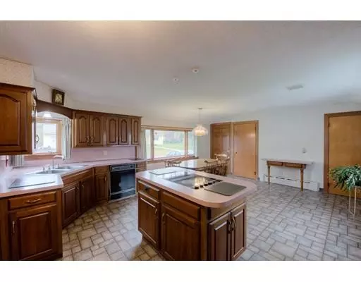 Palmer, MA 01069,25 Cheney St