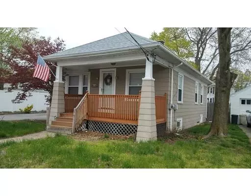 76 London Ave, Pawtucket, RI 02861