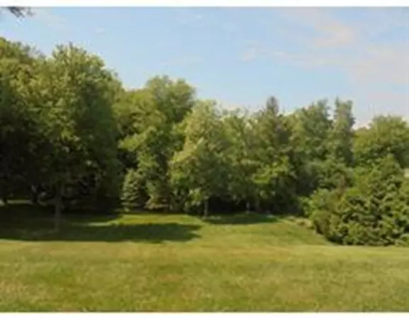 25 Elizabeth St, Palmer, MA 01069
