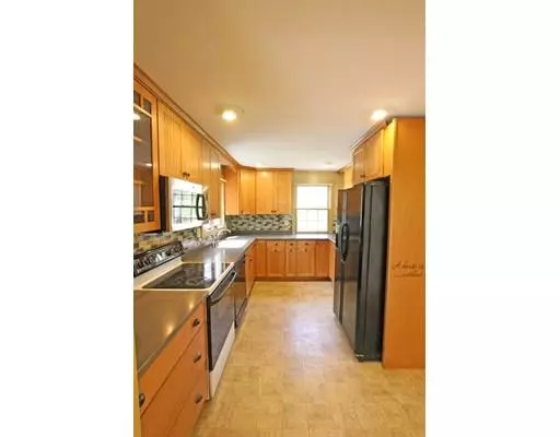 Belchertown, MA 01007,6 Forest Road