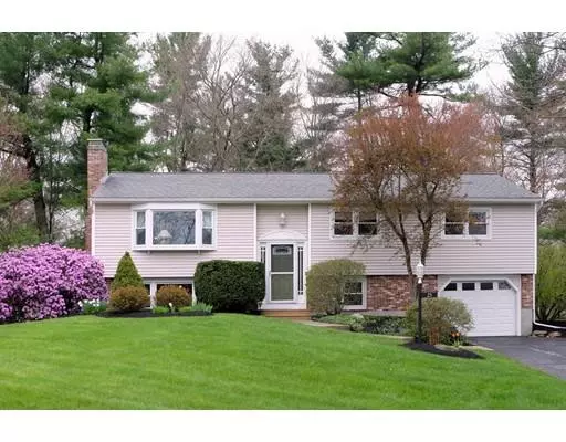 25 Cricklewood Dr, Leicester, MA 01524