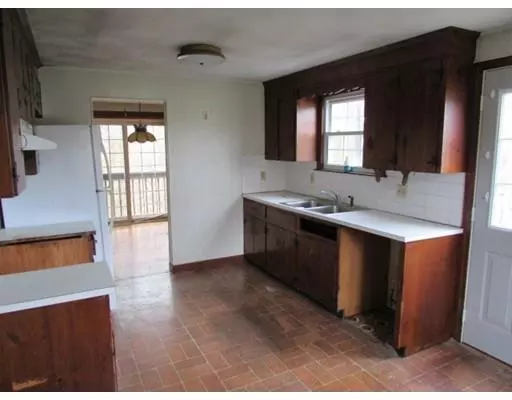 Milford, MA 01757,19 Highland St