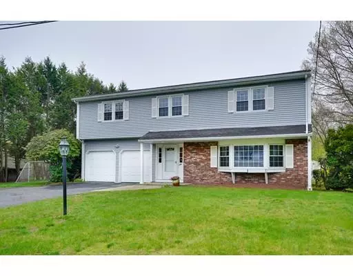 Holliston, MA 01746,186 Dodd Dr