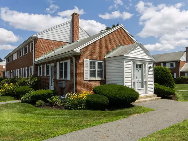 48 Emerson Gardens Rd #48, Lexington, MA 02420