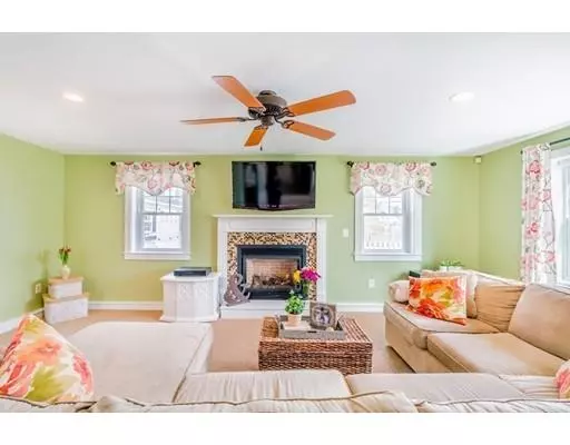 Chelmsford, MA 01824,8 Oriole St