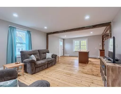 Royalston, MA 01368,10 Main St