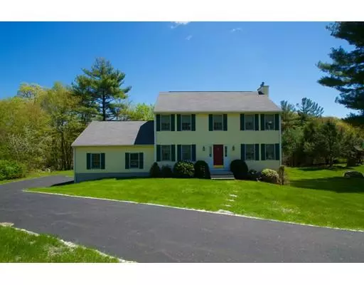 4 Nixon Rd, Hudson, MA 01749