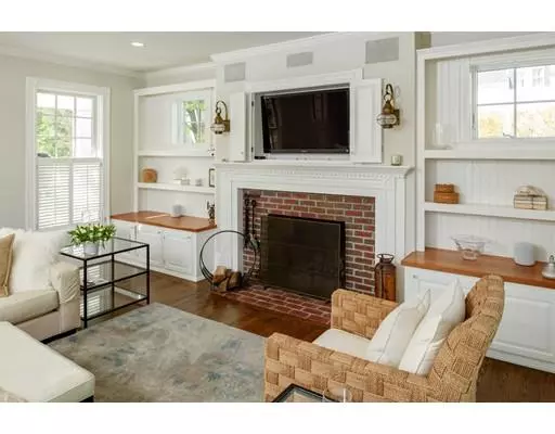 Cohasset, MA 02025,11 Elm Court