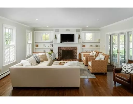 Cohasset, MA 02025,11 Elm Court