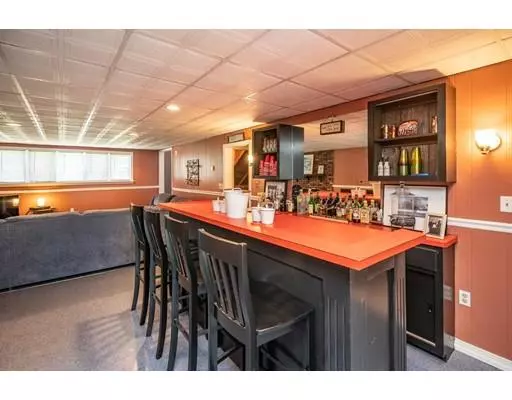 Wilbraham, MA 01095,1 Hawthorne Road