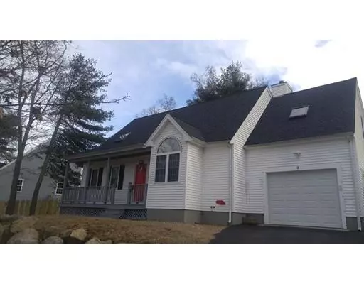 4 Oakdale Heights Ln, Wareham, MA 02571